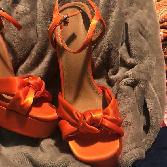 Orange Satin shoe - Picture 4 of 4